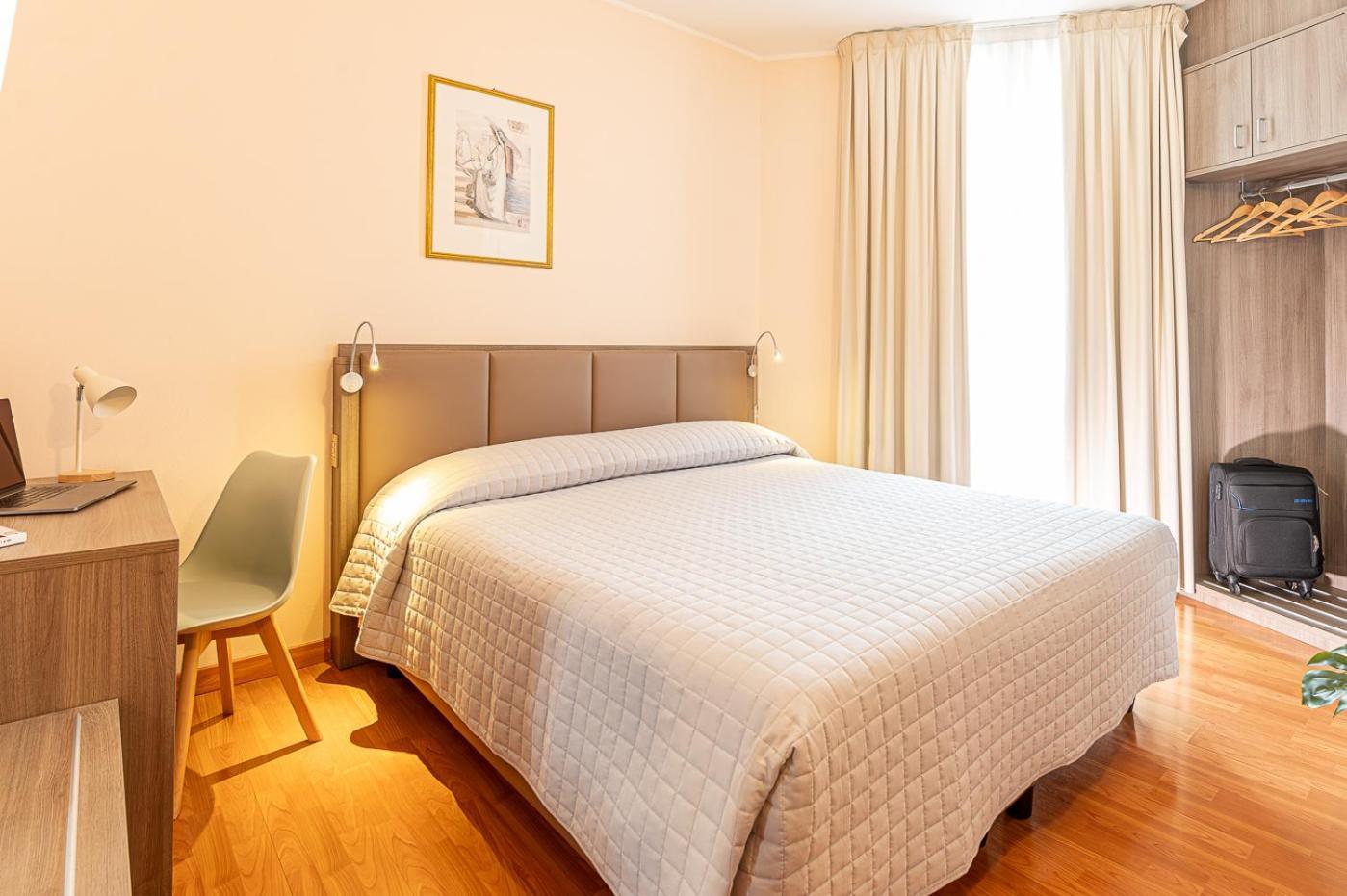 Zio Hotel